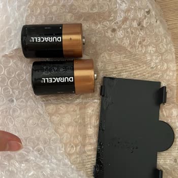 Aldığım Piller Radyomu Ve Sehpayı Bozdu