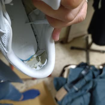 Reebok Ayakkabı 6 Ayda Yırtıldı, Mağaza İade Talebimi Reddetti