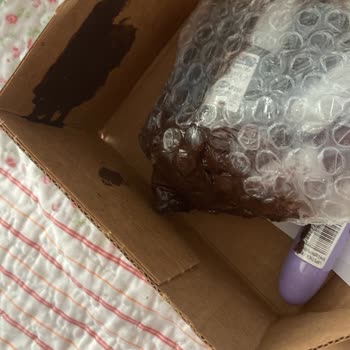 Eksik Paketleme Nedeniyle Kargoda Oje Kırıldı, Ürünler Zarar Gördü