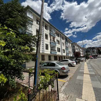 15 Yıldır Fiber Altyapı Bekleyen Binalarda Tehlikeli Kablo Mağduriyeti