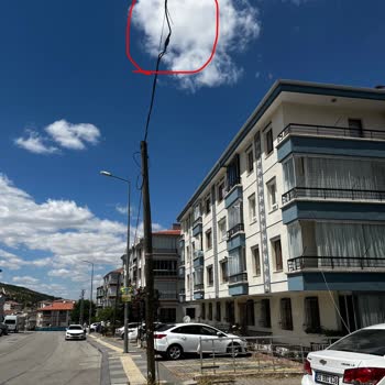 15 Yıldır Fiber Altyapı Bekleyen Binalarda Tehlikeli Kablo Mağduriyeti