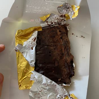 Eti Karam Antep Fıstıklı Çikolatada Farklı Renk Ve İçerik Sorunu