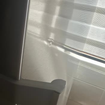 Yeni Alınan Buzdolabında Kapağında Göçük Çıktı Servis Çözüm Sunmuyor