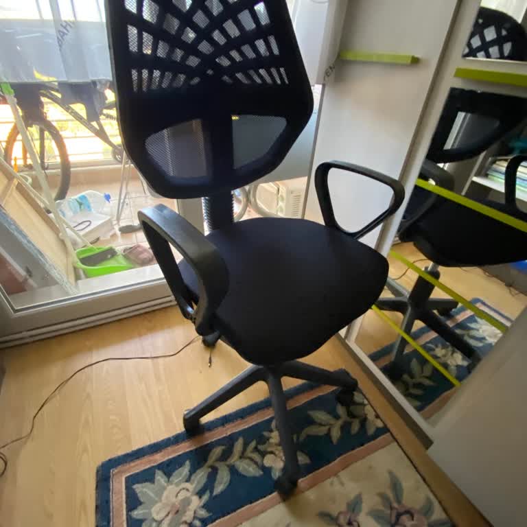 Arızalı Sandalye İçin İade Ve Ücret İadesi Talebime Dönüş Yapılmıyor