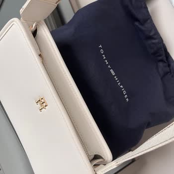 Tommy Hilfiger Çantamda Kısa Sürede Deri Soyulması Ve Kullanıcı Hatası Denilmesi