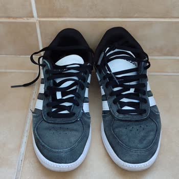 Adidas Sneaker'da Kısa Sürede Renk Solması Ve Dikiş Açılması Sorunu