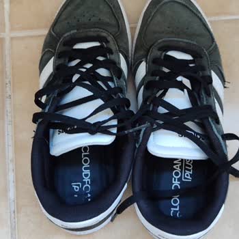 Adidas Sneaker'da Kısa Sürede Renk Solması Ve Dikiş Açılması Sorunu