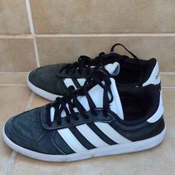 Adidas Sneaker'da Kısa Sürede Renk Solması Ve Dikiş Açılması Sorunu