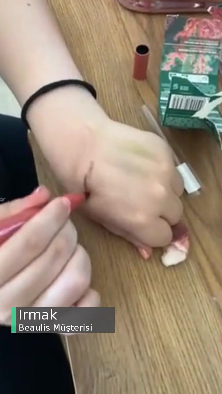 Gratis Beaulis Lip Marker Çok Kötü videonun kapak resmi