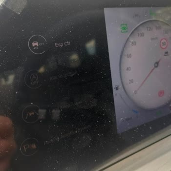 Sıfır Araçta Farklı Ve İşlevsiz Multimedya Ekranı Mağduriyeti