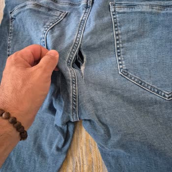 Satın Aldığım Kot Pantolon Kısa Sürede Yırtıldı Ve Renk Soldu