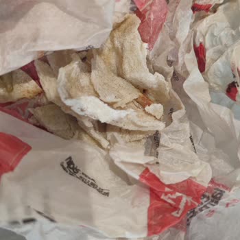 Bayat Ve Yetersiz Malzemeli Tavuk Dürüm Nedeniyle Hayal Kırıklığı