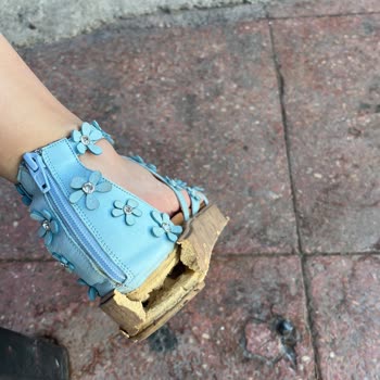 Hotiç Sandaletlerin Ani Parçalanması Nedeniyle Yaşanan Mağduriyet