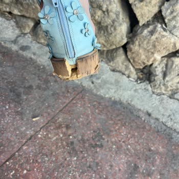 Hotiç Sandaletlerin Ani Parçalanması Nedeniyle Yaşanan Mağduriyet