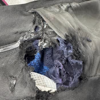 I Report Bag Damage And Clothing Loss On Sunexpress İzmir–Cologne Flight