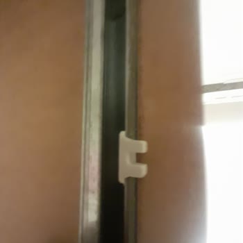 Mutfak Çekmecesi Raylarındaki Plastik Tırnaklar Kırılıyor Destek Bekliyorum