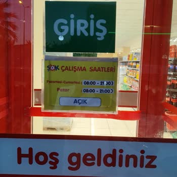 Mağaza Kapanış Saatine Uymuyor Ve Ürün Bulunmuyor