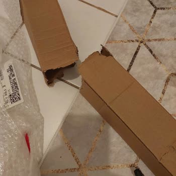 Açılmış Ve Hasarlı Ürün Gönderimi, Yetersiz Müşteri İletişimi