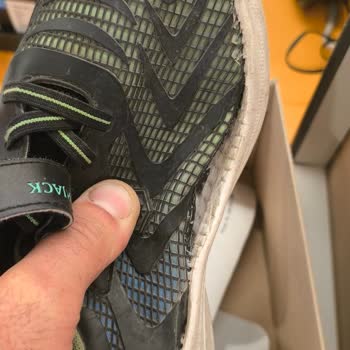 FLO Mağazasından Alınan Ayakkabılar Kısa Sürede Deforme Oldu, Garanti Kapsamı Dışında Bırakıldı