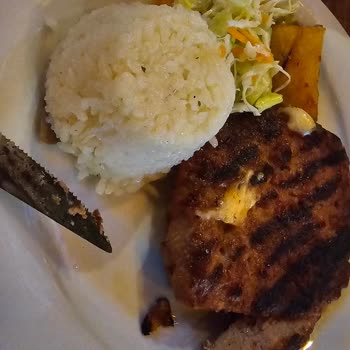 Balkanlar Turunda Tek Tip Yemek Ve Kötü Otel Deneyimi