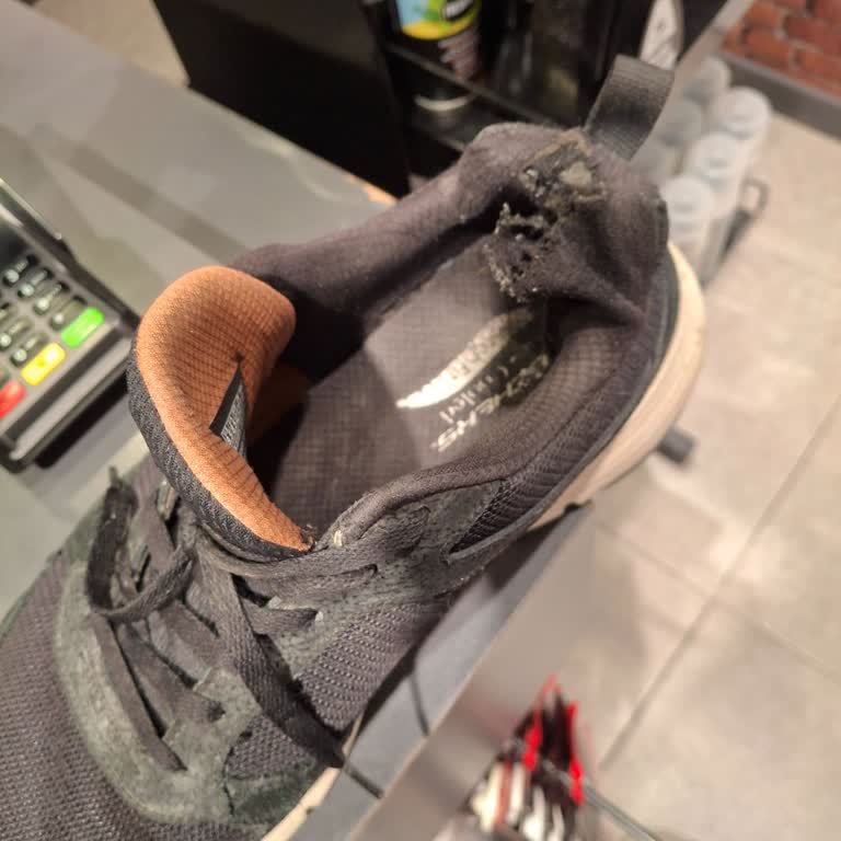 Skechers Ayakkabıda Topuk Astarı Sorunu Ve Yetersiz Müşteri Hizmeti