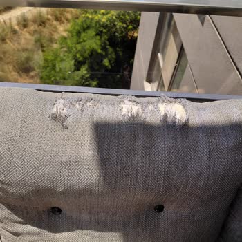 Öztürk Mobilya (Tuzla) 2 Ay İçinde Minderler Kullanılmaz Hale Geldi