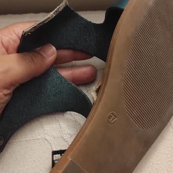 Aldığım Sandaletler Hem Kusurlu Hem Sağlıksız Çıktı