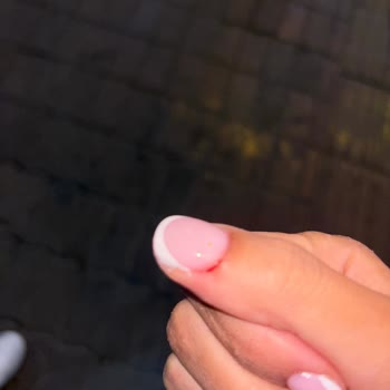 Nisa Çetin'de Yaptırdığımız Tırnaklar Facia