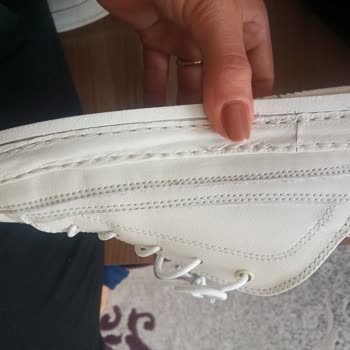 Kısa Sürede Hasar Gören Ayakkabı Hakkında Şikayet