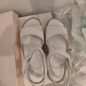 Aldığım Sandaletler Kullanılmış Ve Hasarlı Çıktı