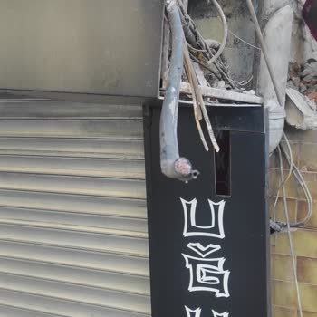 İnternet Hattı Yıkım Nedeniyle Kesildi, Bilgilendirme Ve Çözüm Yok