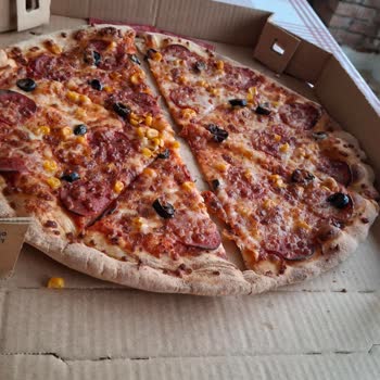 Domino's Pizza Siparişimde Gelen Pizzanın İnceliği Ve Lezzet Sorunu