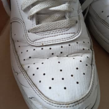 Nike Ayakkabıda Erken Çatlama Ve Garanti Sorunu