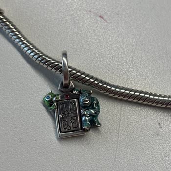 Pandora Bileklik Ve Figürüm Kısa Sürede Karardı