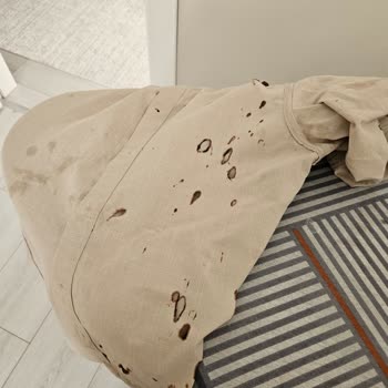 Lavabo Gider Açıcısı Plastik Ve Giysileri Eritti Ciddi Zarar Oluştu