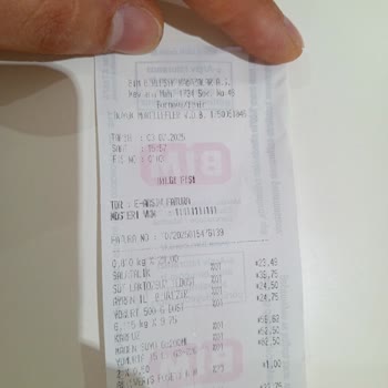 BİM'den Aldığım Laktozsuz Süt Bozuk Çıktı, Sağlığım Tehlikeye Girdi