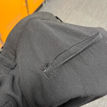 Zara'dan Aldığım Pantolonda Kısa Sürede Oluşan Yırtıklar