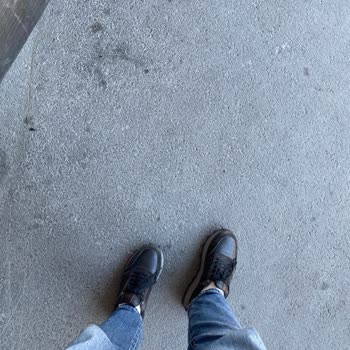 Mavi'den Alınan Kot Pantolonda Hızlı Diz İzi Oluşumu