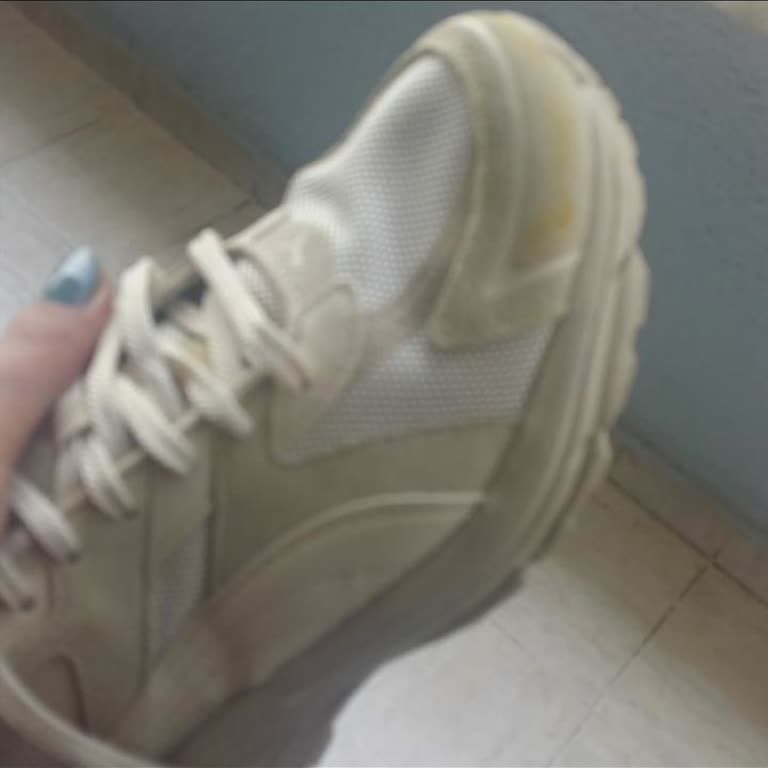 Ich habe bei Deichmann teure Schuhe gekauft, nach 3 Monaten vergilbt