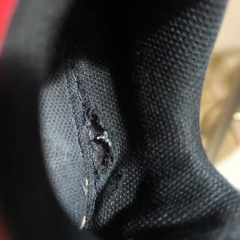 Aldığım Nike Ayakkabılar Sürekli Yırtılıyor, Deichmann Sorumluluk Almıyor!