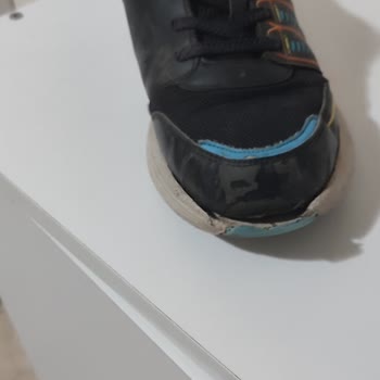 Ich kaufe Fila-Sportschuhe bei Deichmann, nach 2 Monaten kaputt