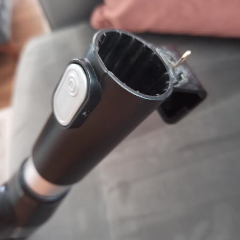 Bosch Dik Süpürgede Çatlak Ve LED Başlık Arızası Hayal Kırıklığı Yarattı