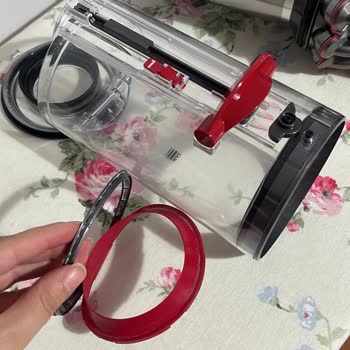 Dyson V15 Süpürgenin Hazne Parçası Arızası Ve Yetersiz Müşteri Hizmeti Nedeniyle Mağduriyet