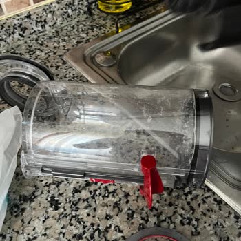 Dyson V15 Süpürgenin Hazne Parçası Arızası Ve Yetersiz Müşteri Hizmeti Nedeniyle Mağduriyet