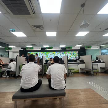 Garanti BBVA Kuyumcukent Şubesi'nde Saatlerce Süren Sıra Çilesi