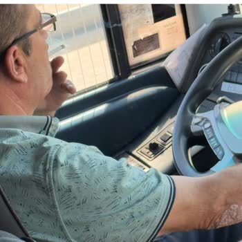 Pis Koltuklar Ve İlgisiz Hizmetle Kötü Yolculuk Deneyimi