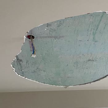 Teslimden Sonra Sürekli Tavan Alçısı Dökülmesi Ve İlgisiz Müşteri Hizmetleri