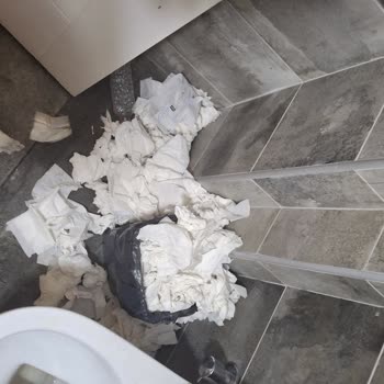 Balçova Şubesi'nde Güvensizlik, Eksik Hizmet Ve Mağduriyet