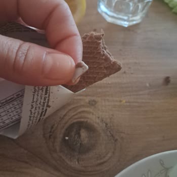 Torku Gofretin İçinden Çıkan Plastik Parçası Şok Etti