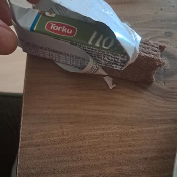 Torku Gofretin İçinden Çıkan Plastik Parçası Şok Etti